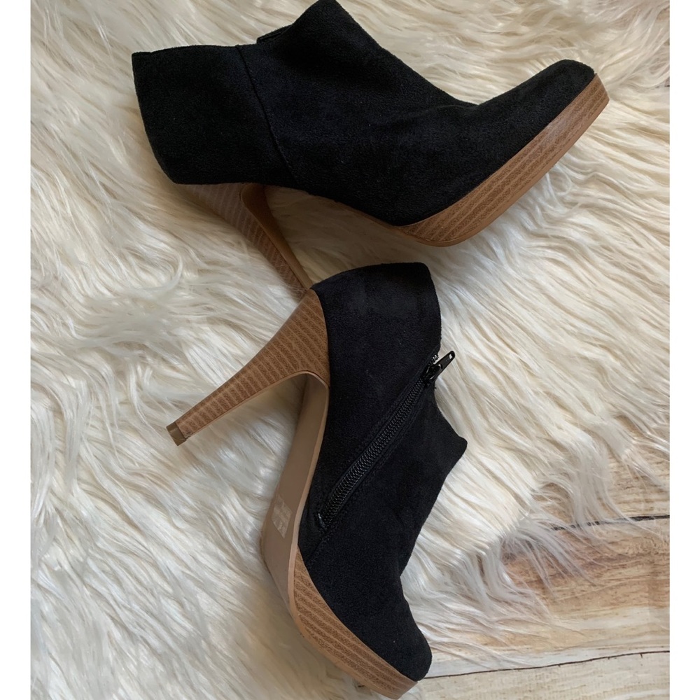 Black Zip Up Ankle Boots / Booties